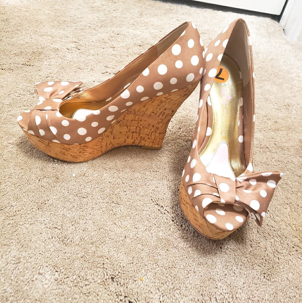 NWOT Polka Dot peep toe wedges